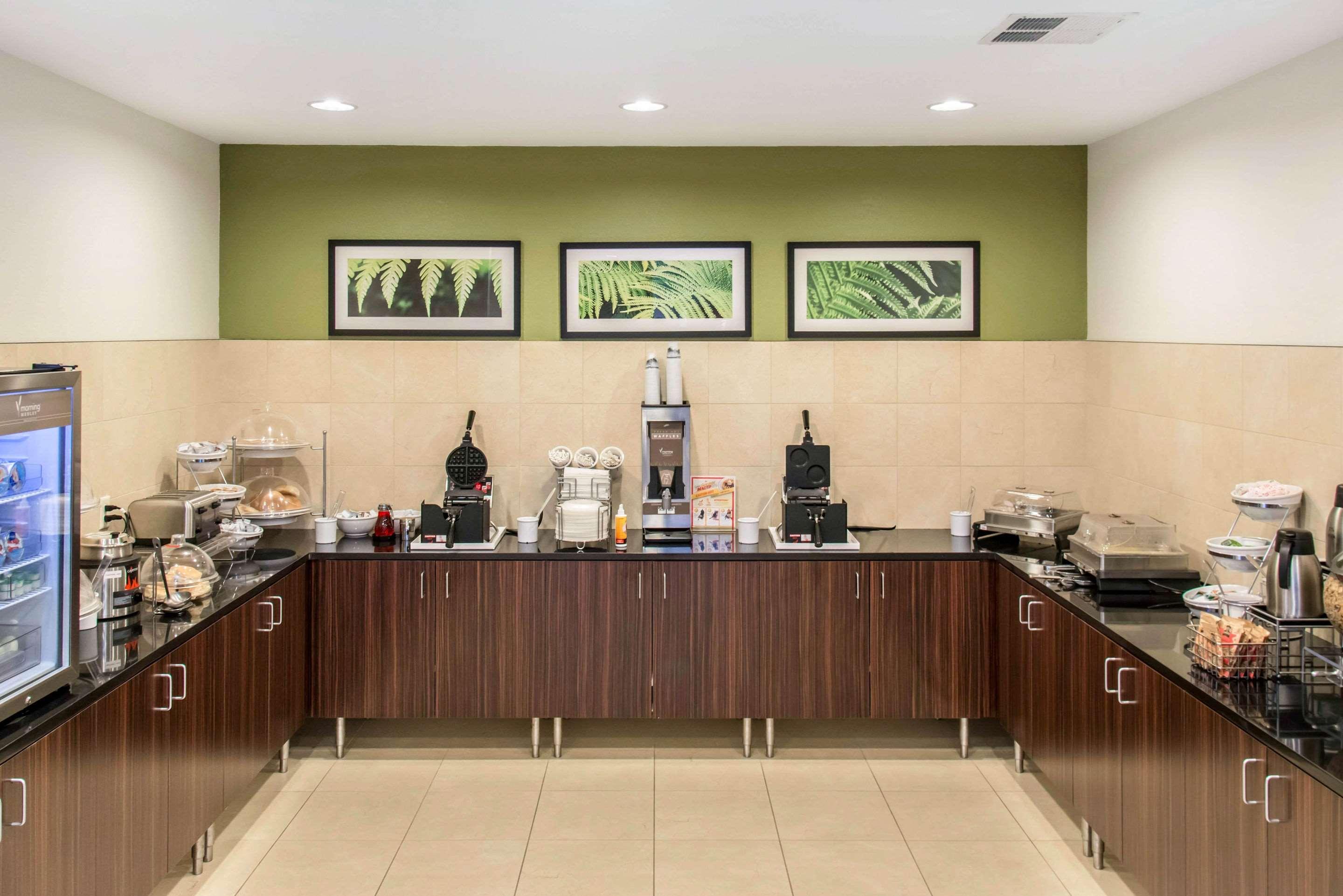 Sleep Inn & Suites Marshall - University Area Екстериор снимка
