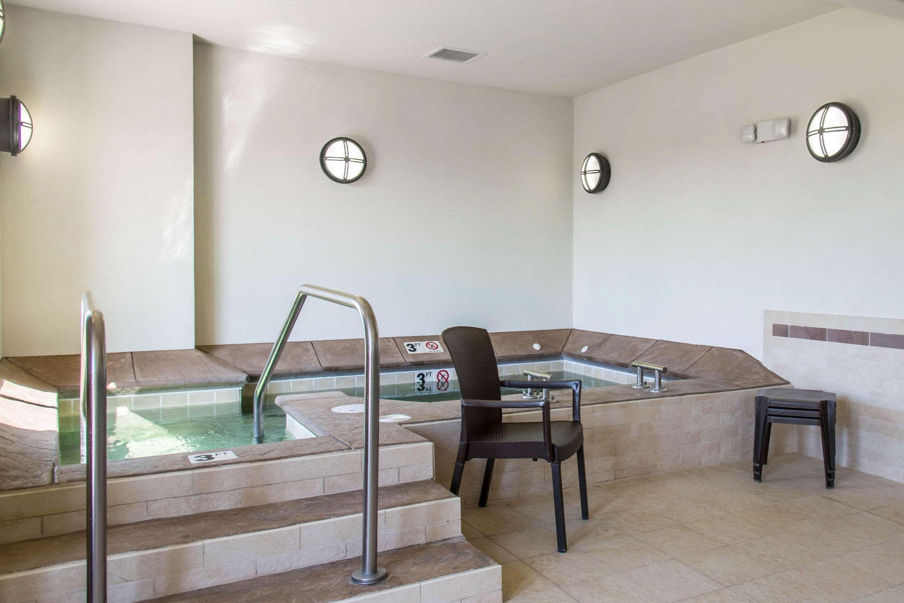 Sleep Inn & Suites Marshall - University Area Екстериор снимка