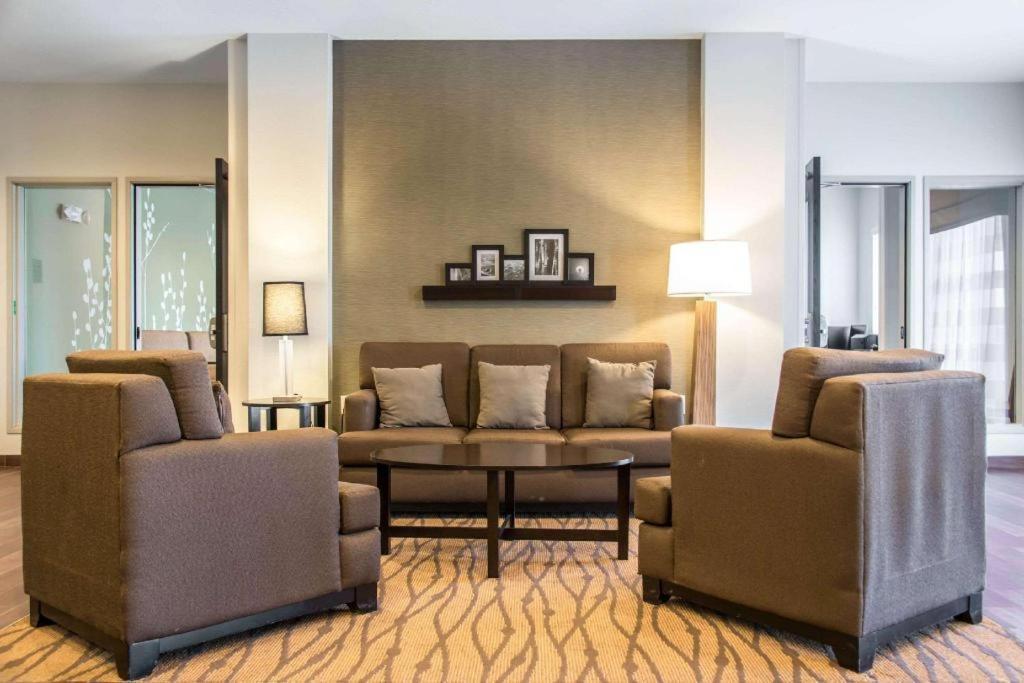 Sleep Inn & Suites Marshall - University Area Екстериор снимка