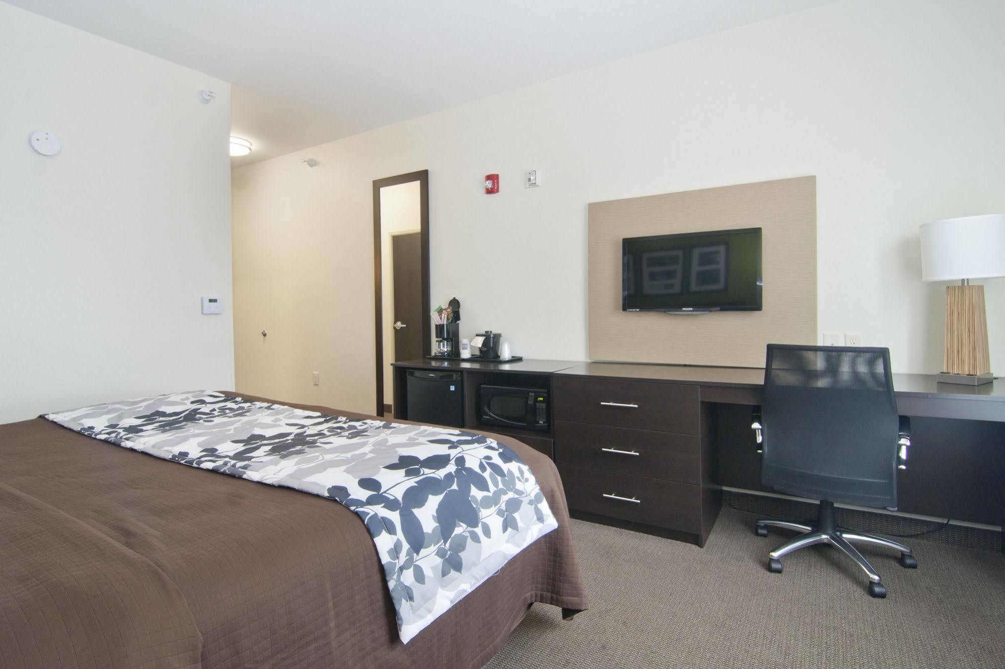Sleep Inn & Suites Marshall - University Area Екстериор снимка