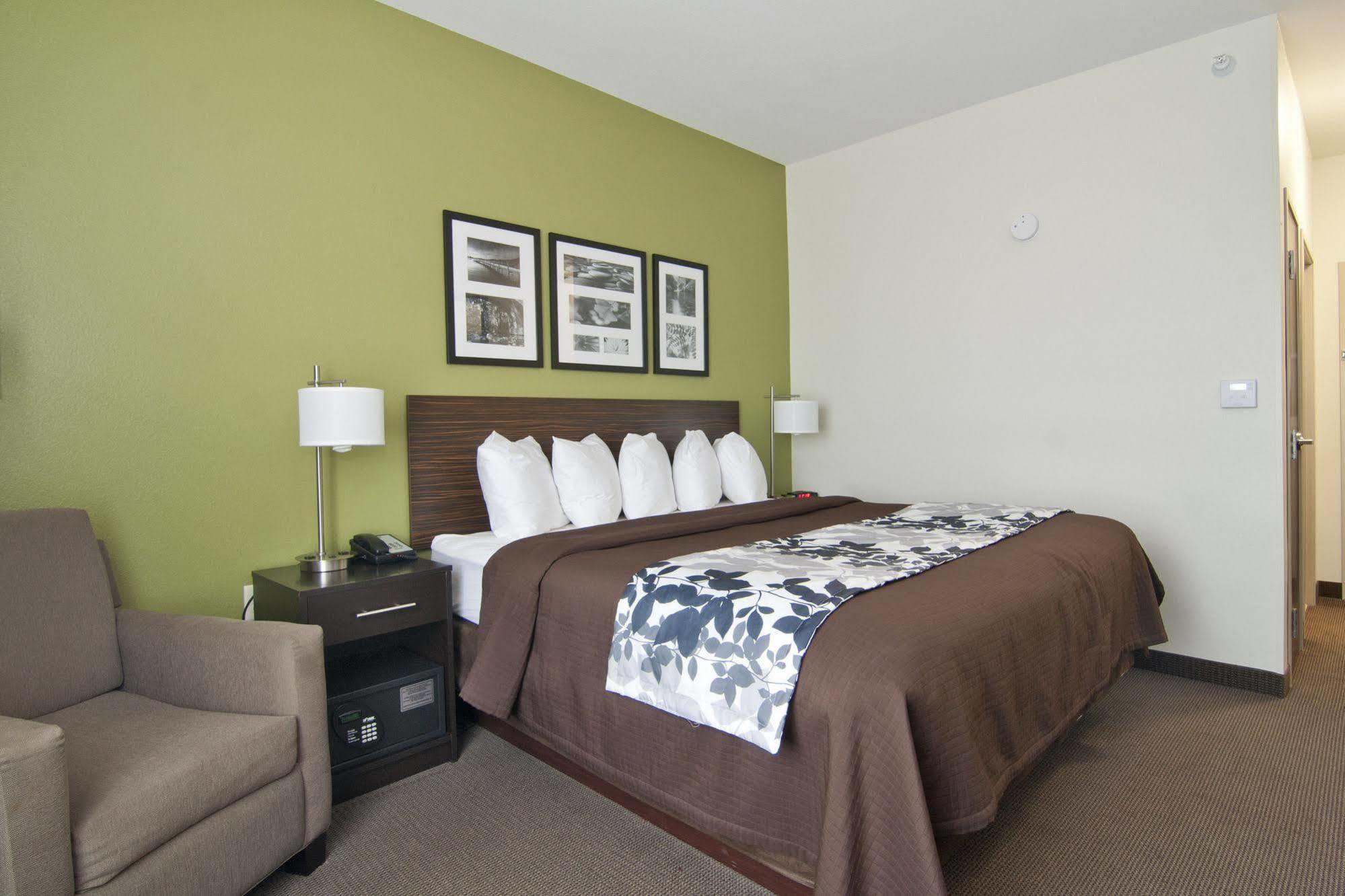 Sleep Inn & Suites Marshall - University Area Екстериор снимка