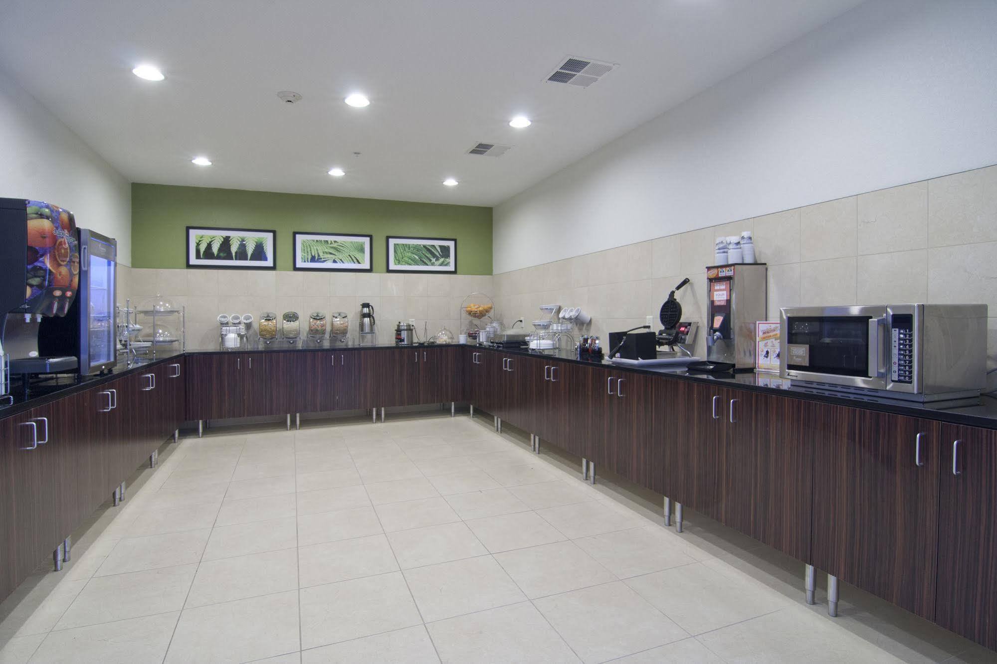 Sleep Inn & Suites Marshall - University Area Екстериор снимка